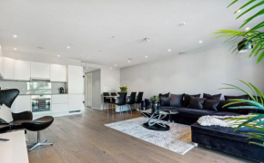 Large, central and modern apartment